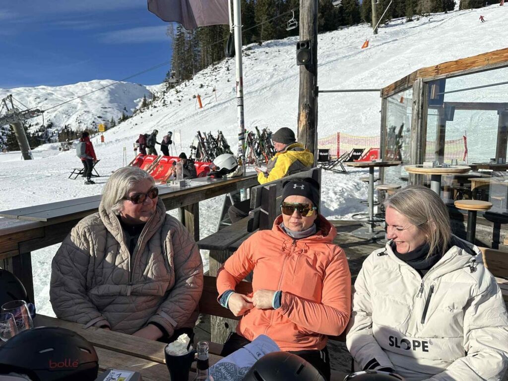 Myndasafn: Kátir skíðakappar njóta lífsins í austurrísku Ölpunum