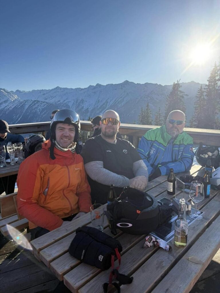 Myndasafn: Kátir skíðakappar njóta lífsins í austurrísku Ölpunum