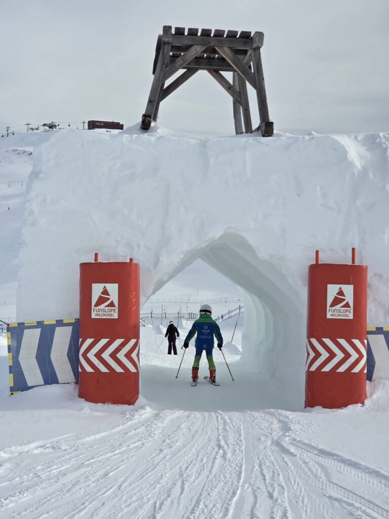 Fjör í Neukirchen hjá skíðafólki úr Fjallabyggð - Myndir