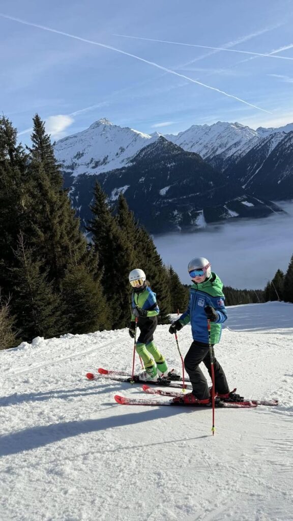 Myndasafn: Kátir skíðakappar njóta lífsins í austurrísku Ölpunum