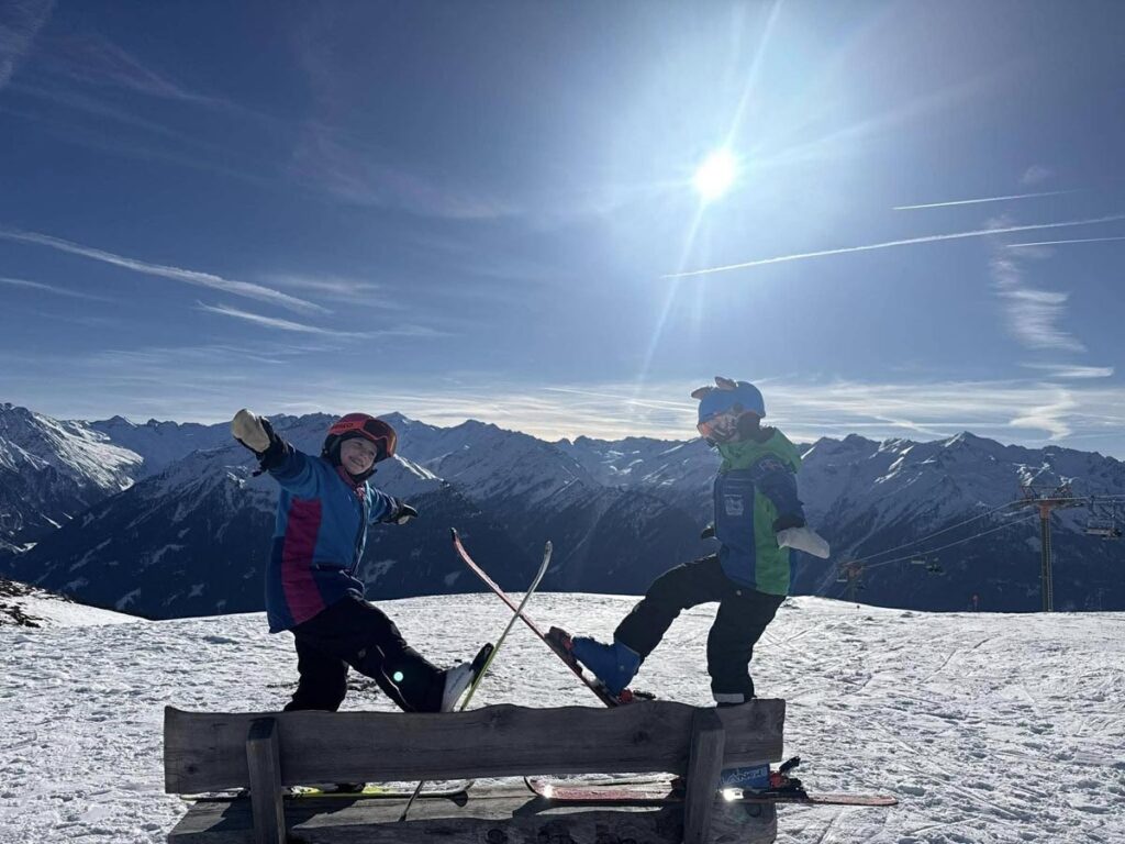 Myndasafn: Kátir skíðakappar njóta lífsins í austurrísku Ölpunum