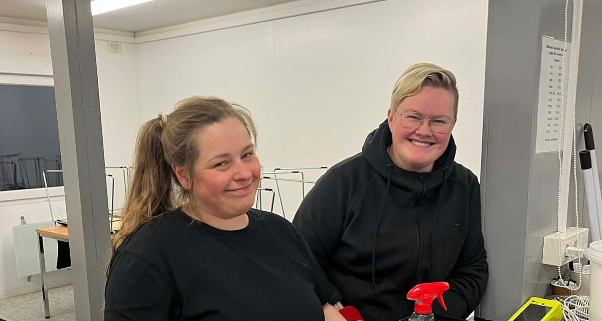 Þú þarft ekki að kunna á skíði til að kaupa veitingar í Skarðsdal