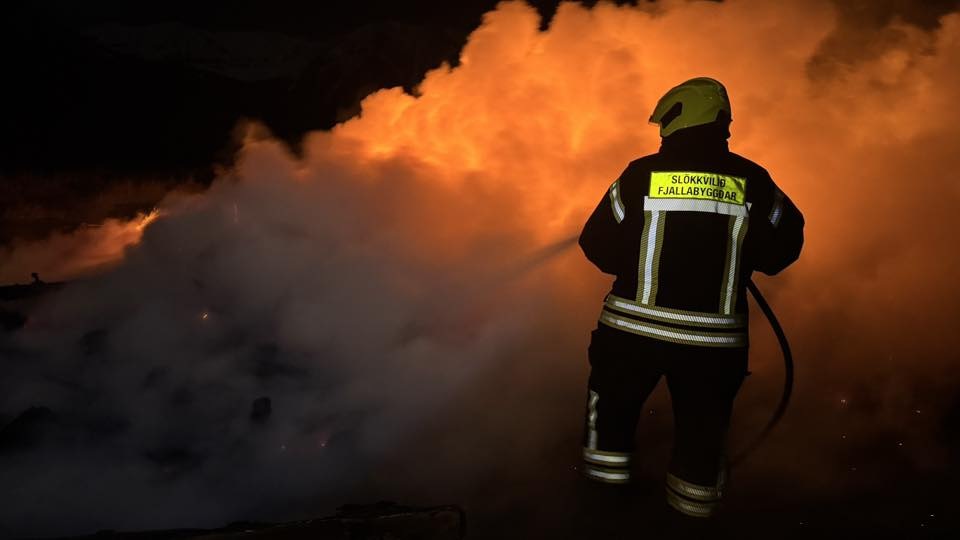 Öryggisvakt slökkviliðs kom í veg fyrir útbreiðslu elds