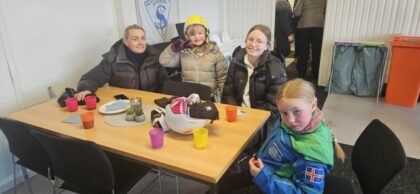 Líf og fjör í veitingaskálanum í Skarðsdal - Myndasafn