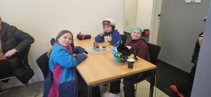 Líf og fjör í veitingaskálanum í Skarðsdal - Myndasafn