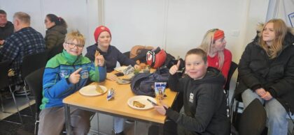 Líf og fjör í veitingaskálanum í Skarðsdal - Myndasafn