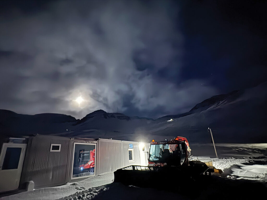 „Stemmingskallinn“ í Skarðsdal sem gerir skíðasvæðið sýnilegra