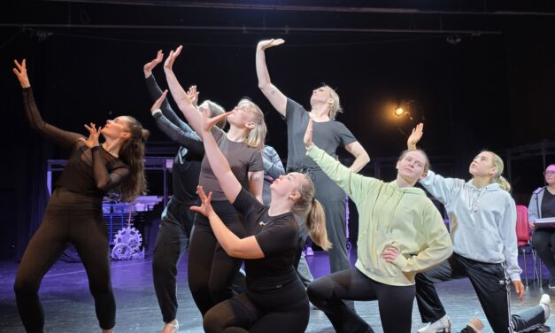 Leikflokkur Húnaþings vestra sýnir söngleikinn Addams family