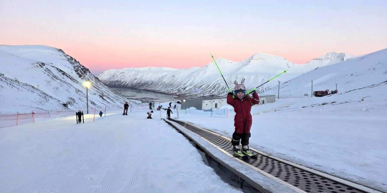 Færið flott og nýtroðnar brekkur í Skarðsdal