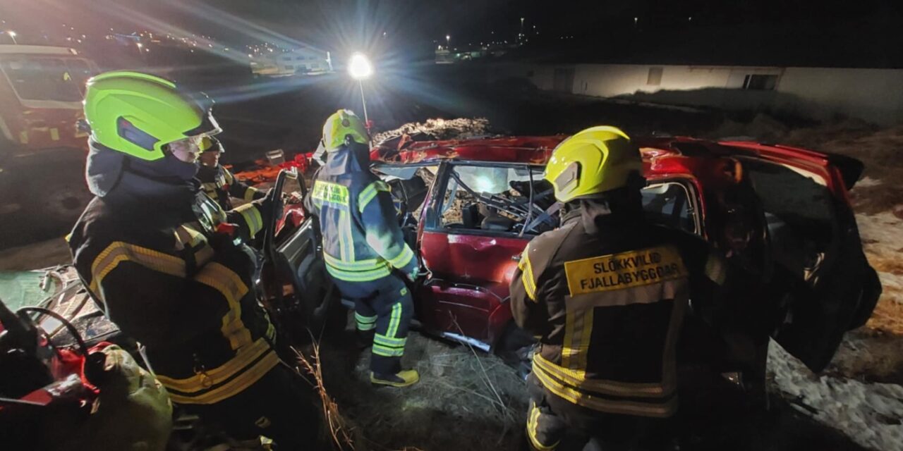 Slökkvilið Fjallabyggðar dró fram klippibúnaðinn