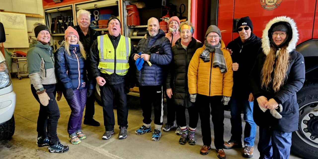 Gengið saman í góðum félagsskap