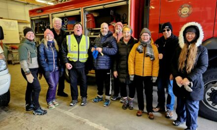 Gengið saman í góðum félagsskap