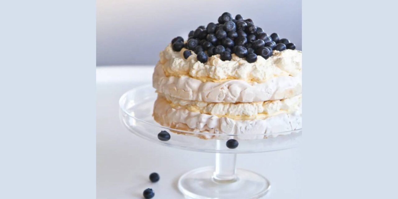 Marengsterta með sítrónukremi og bláberjum