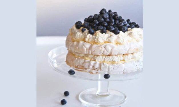 Marengsterta með sítrónukremi og bláberjum