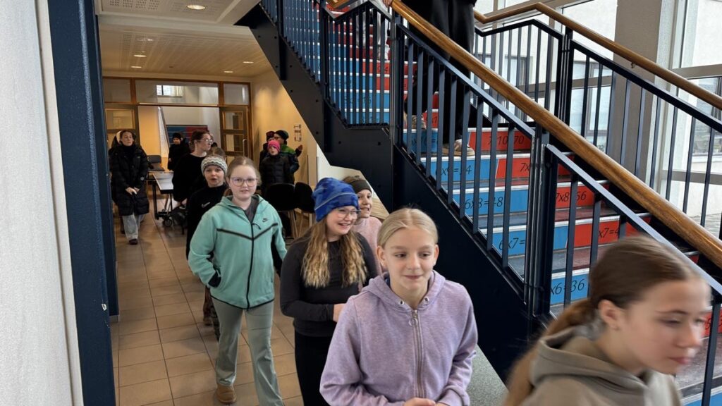 Myndir: Rýmingaræfing í Grunnaskólunum, vel heppnuð á Siglufirði og Ólafsfirði