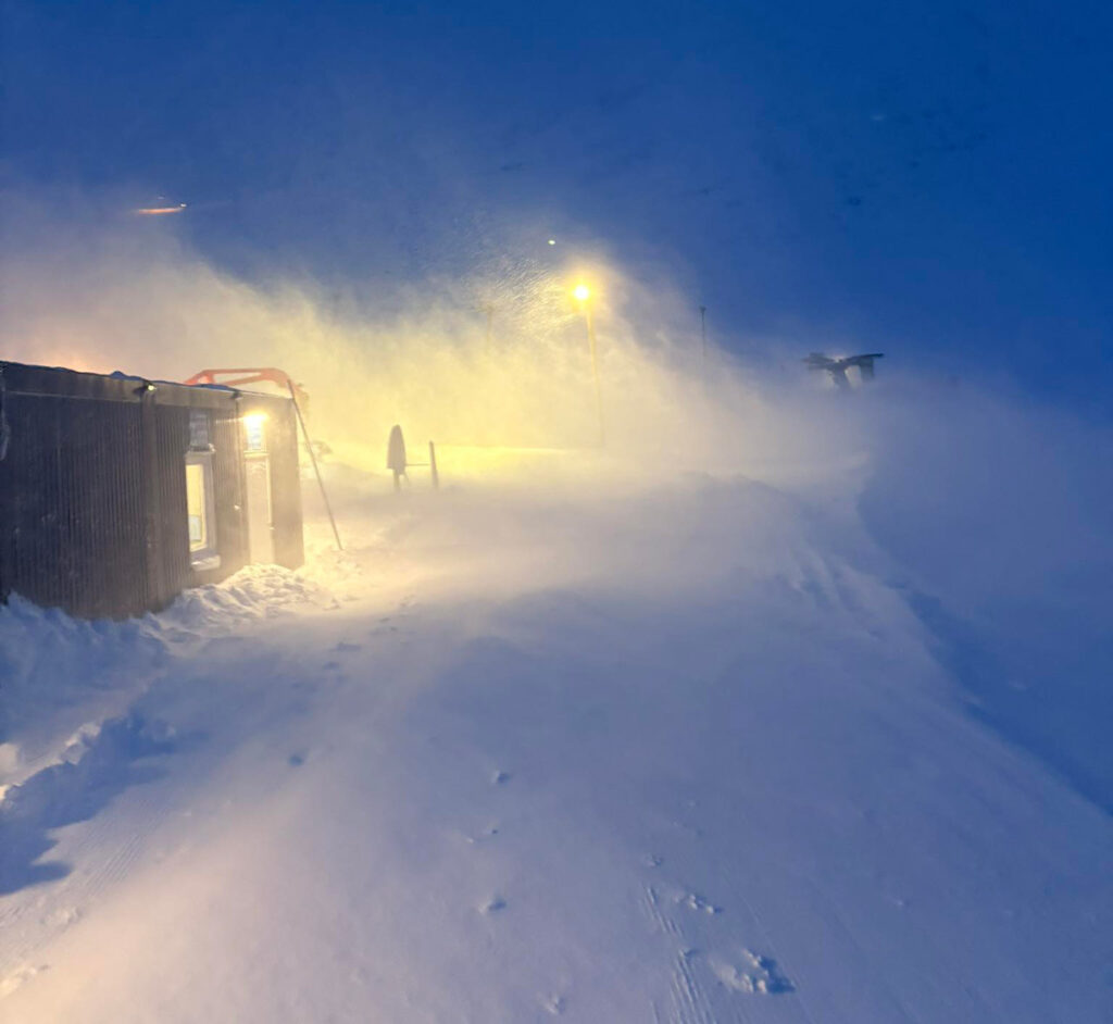 Lokað í Skarðsdal í dag en bikarmót í alpagreinum fer fram um helgina