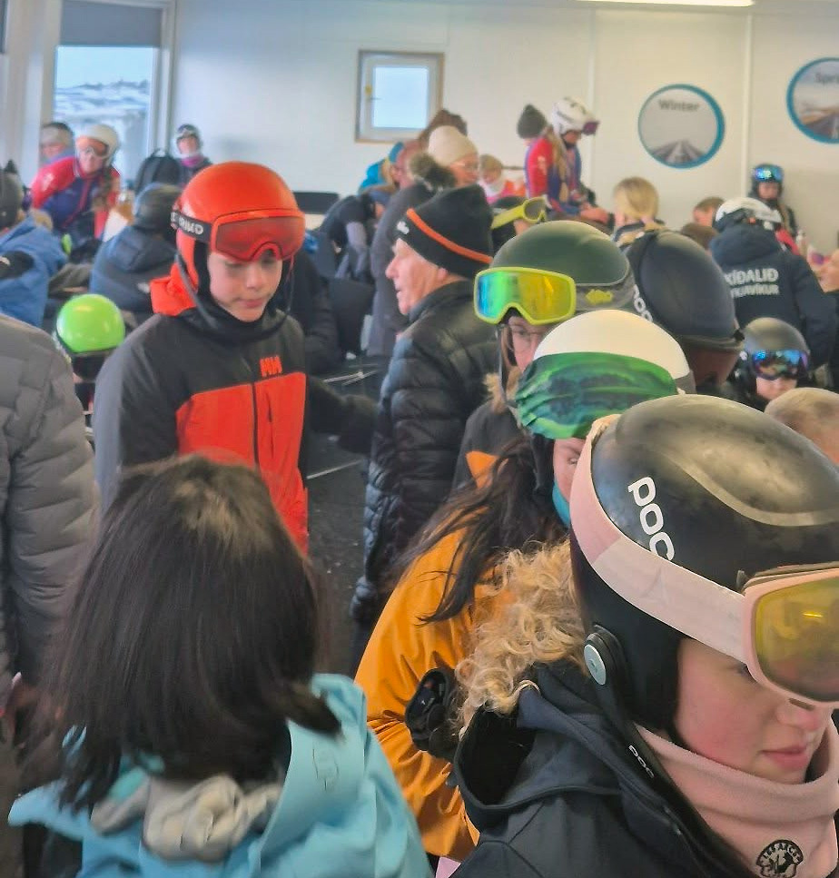 Allt að 1400 gestir í Skarðsdal um helgina - Birgir: „Veðrið veitti frönskunum harða samkeppni“