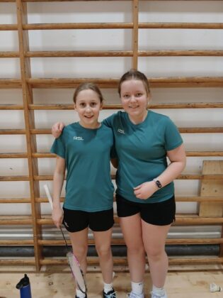 TBS með glæsilegan árangur í Mosfellsbæ og safna fyrir starfinu með sérmerktum brúsum