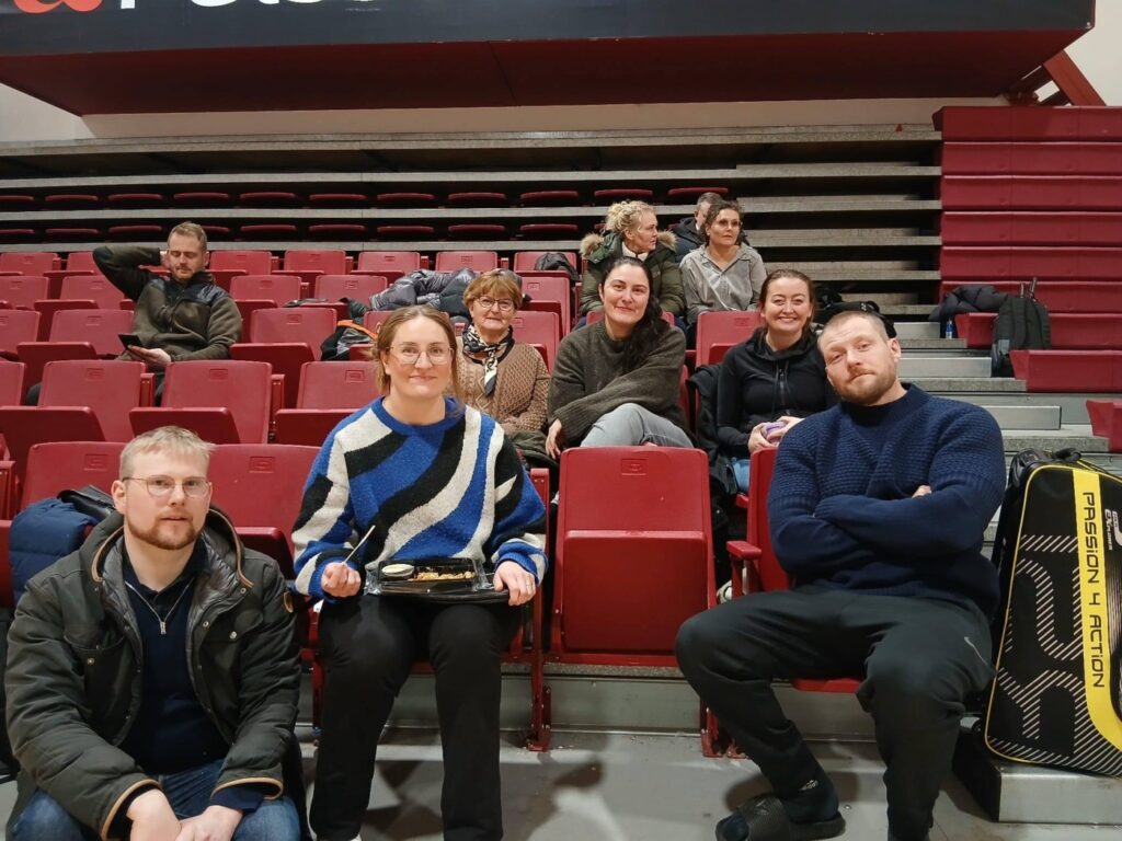 TBS með glæsilegan árangur í Mosfellsbæ og safna fyrir starfinu með sérmerktum brúsum