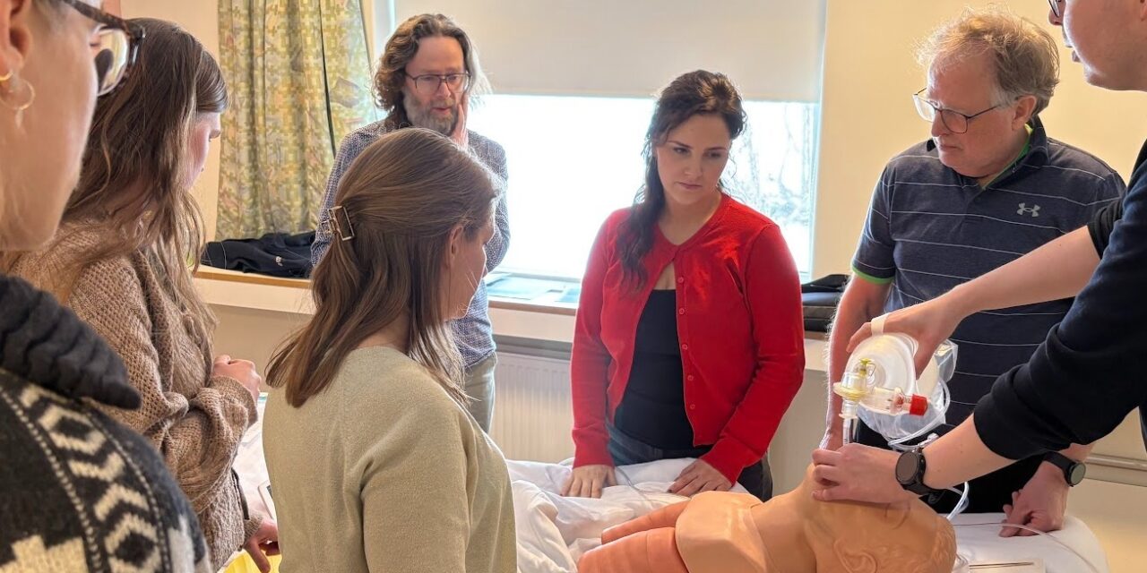 21 læknir á æfingu í bráðainngripum á Siglufirði