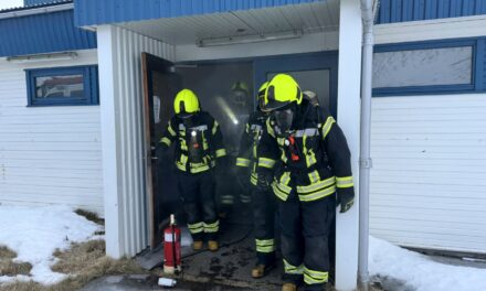 Myndir: Nýliðar æfa reykköfun í flugstöðvarbyggingunni á Siglufirði