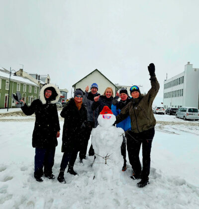 Gönguferð endaði með skemmtilegu sprelli á Torginu - Myndir