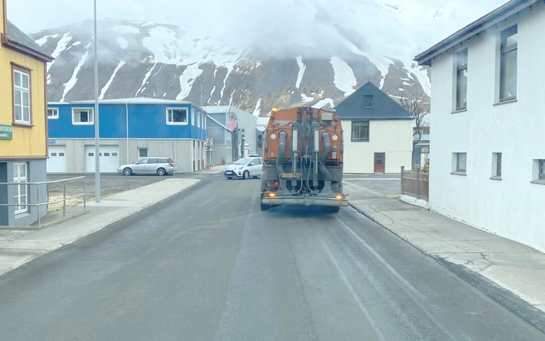 Fjallabyggð óskar eftir verðtilboði í hreinsun gatna, gangstétta, göngustíga og bílastæða