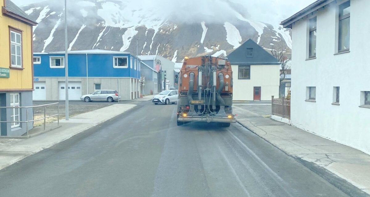 Fjallabyggð óskar eftir verðtilboði í hreinsun gatna, gangstétta, göngustíga og bílastæða