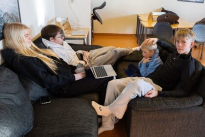 Nemendur Menntaskólans á Tröllaskaga skapa aðgengilegt lesefni fyrir börn - Myndir og vídeó