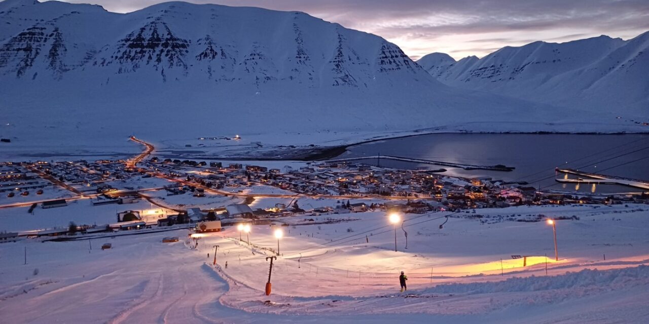 Skíðagöngubraut troðin við Ólafsfjarðarvatn – Tindaöxl og Bárubraut lokuð í dag