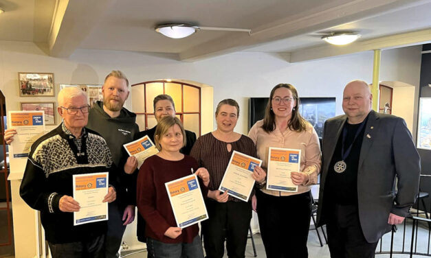 Myndir: Styrkir veittir í Pálshúsi í tilefni 121 árs afmælis Rótarý