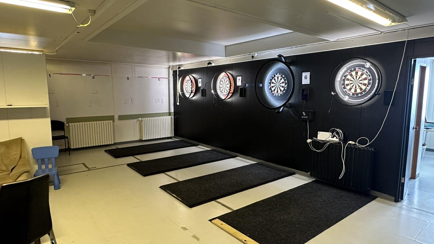 Pílufélag Fjallabyggðar er með aðstöðu á efstu hæðinni hjá Ísfelli í Ólafsfirði