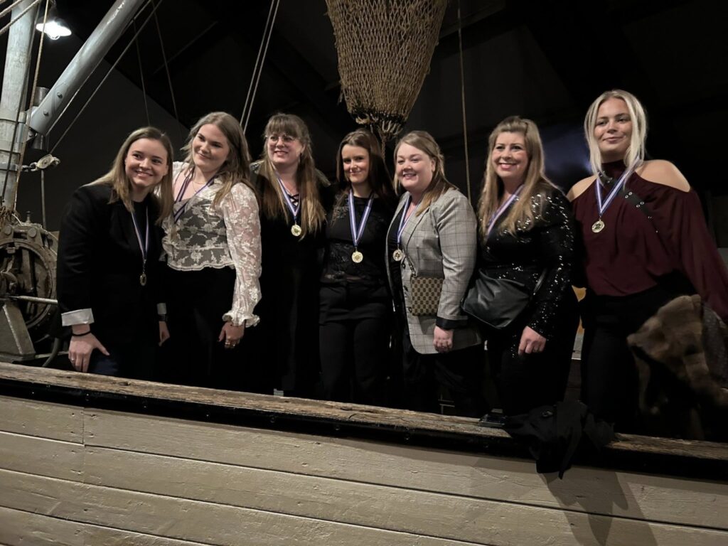 Myndir: Sjáðu keppendur í Siglómóti Blakfélags Fjallabyggðar fagna