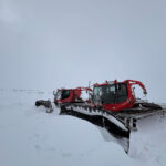 „Við erum bókstaflega að drukkna í snjó“ – Skarðsdalur lokaður næstu daga