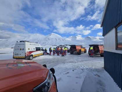 Myndir frá fjórum útkallsæfingum - Björgunarsveitin Strákar, Flugbjörgunarsveitin í Reykjavík, Björgunarsveitin á Dalvík. Björgunarsveitin Tindur, Flugbjörgunarsveitin Reykjavík