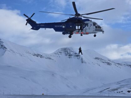 Myndir frá fjórum útkallsæfingum - Björgunarsveitin Strákar, Flugbjörgunarsveitin í Reykjavík, Björgunarsveitin á Dalvík. Björgunarsveitin Tindur, Flugbjörgunarsveitin Reykjavík