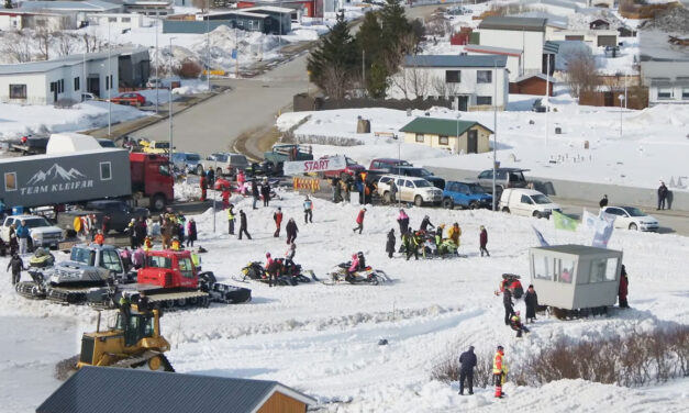 Bein útsending frá vélsleðakeppni í Ólafsfirði í dag